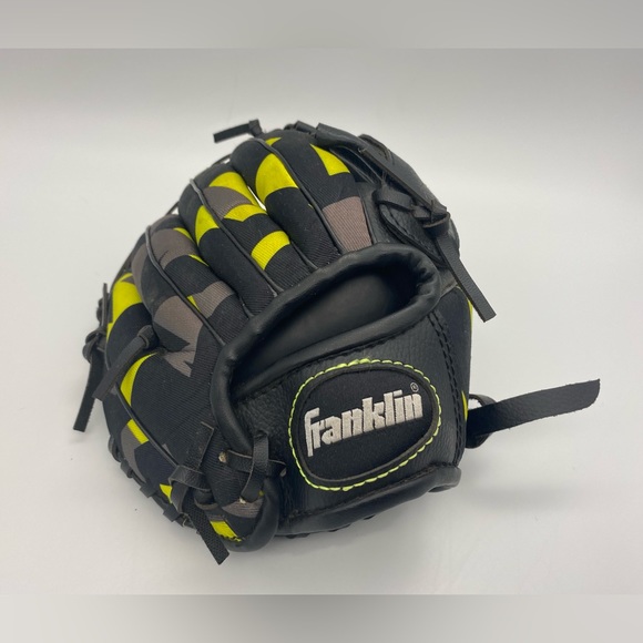 Franklin Black & Yellow T-ball Fielding Glove 8in - Picture 4 of 10